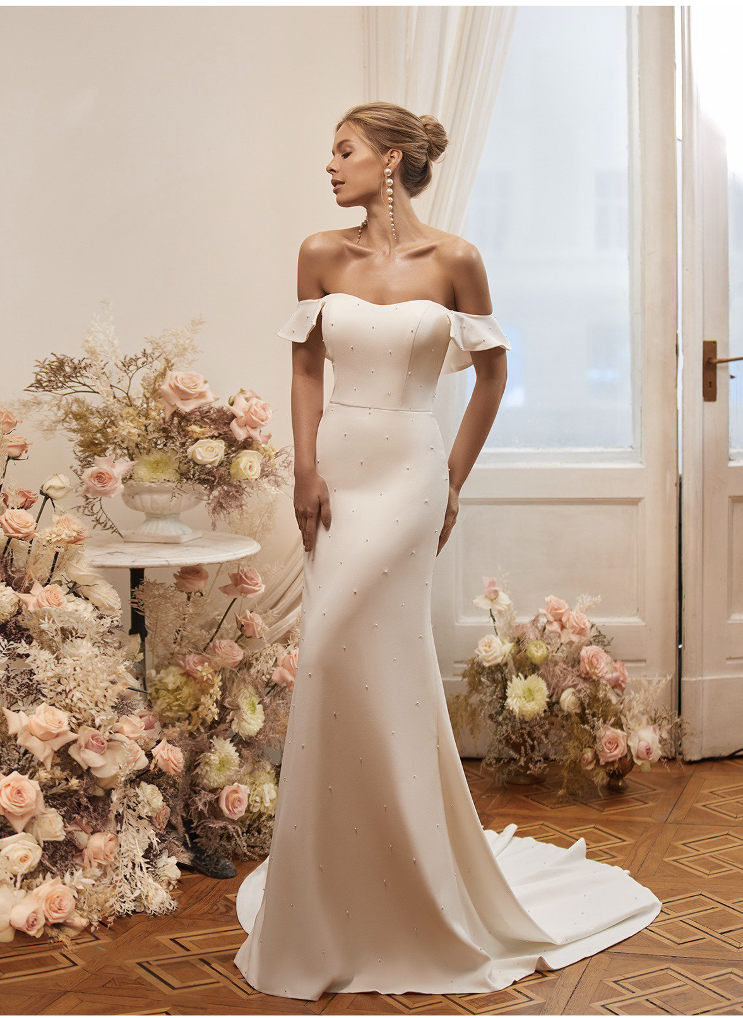 Simple V-Neck Crepe A-Line Bridal Gown with Pockets Moonlight Tango T981